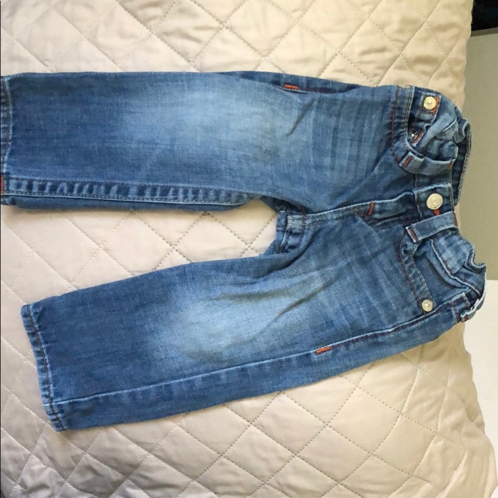 Straight fit blue jeans.